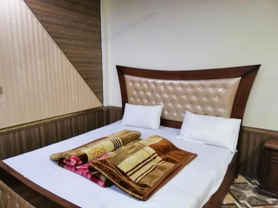Madina Tower Hotel & Restaurant Bahrain Extérieur photo